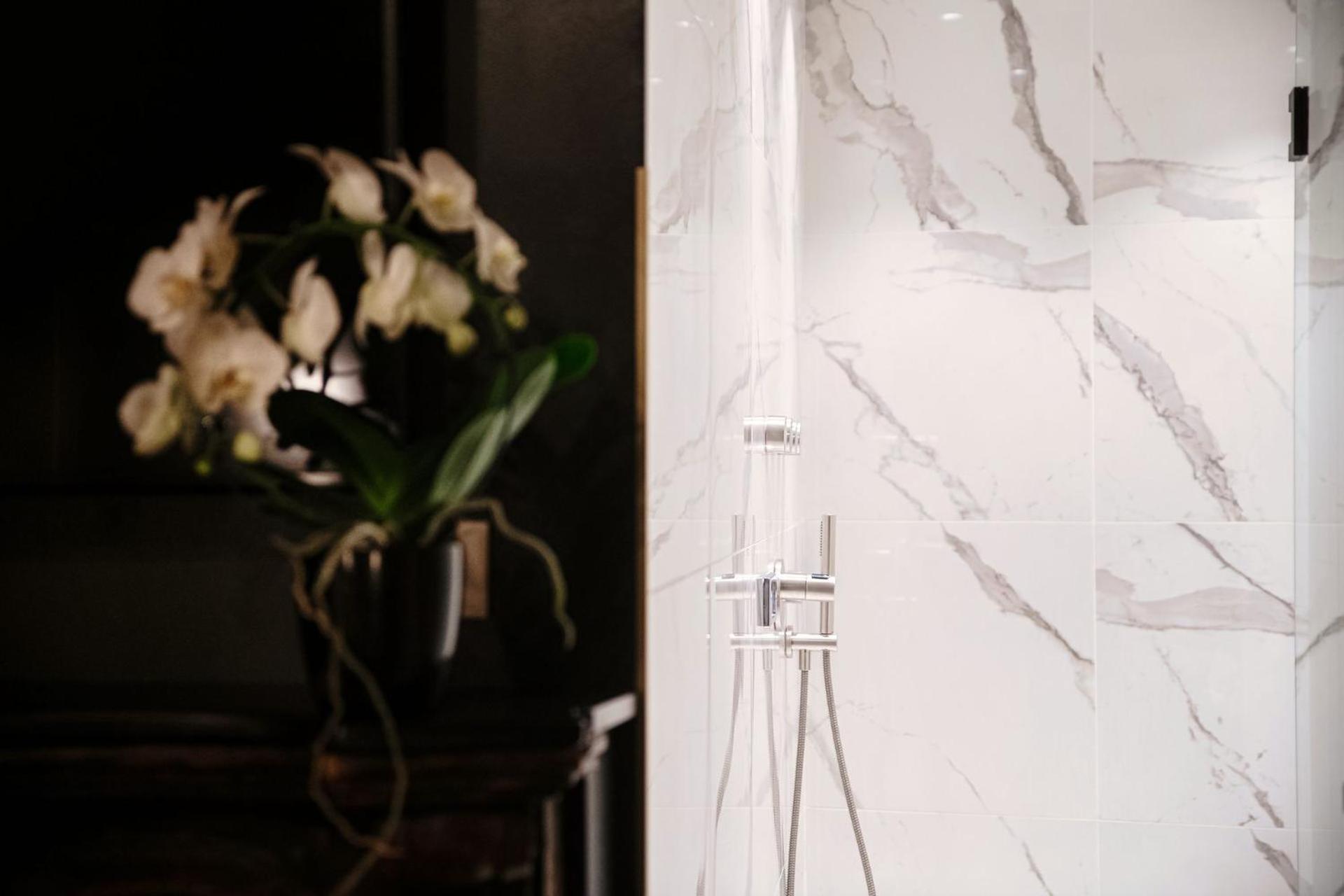 Vitrum - Como Luxury Suites Oda fotoğraf