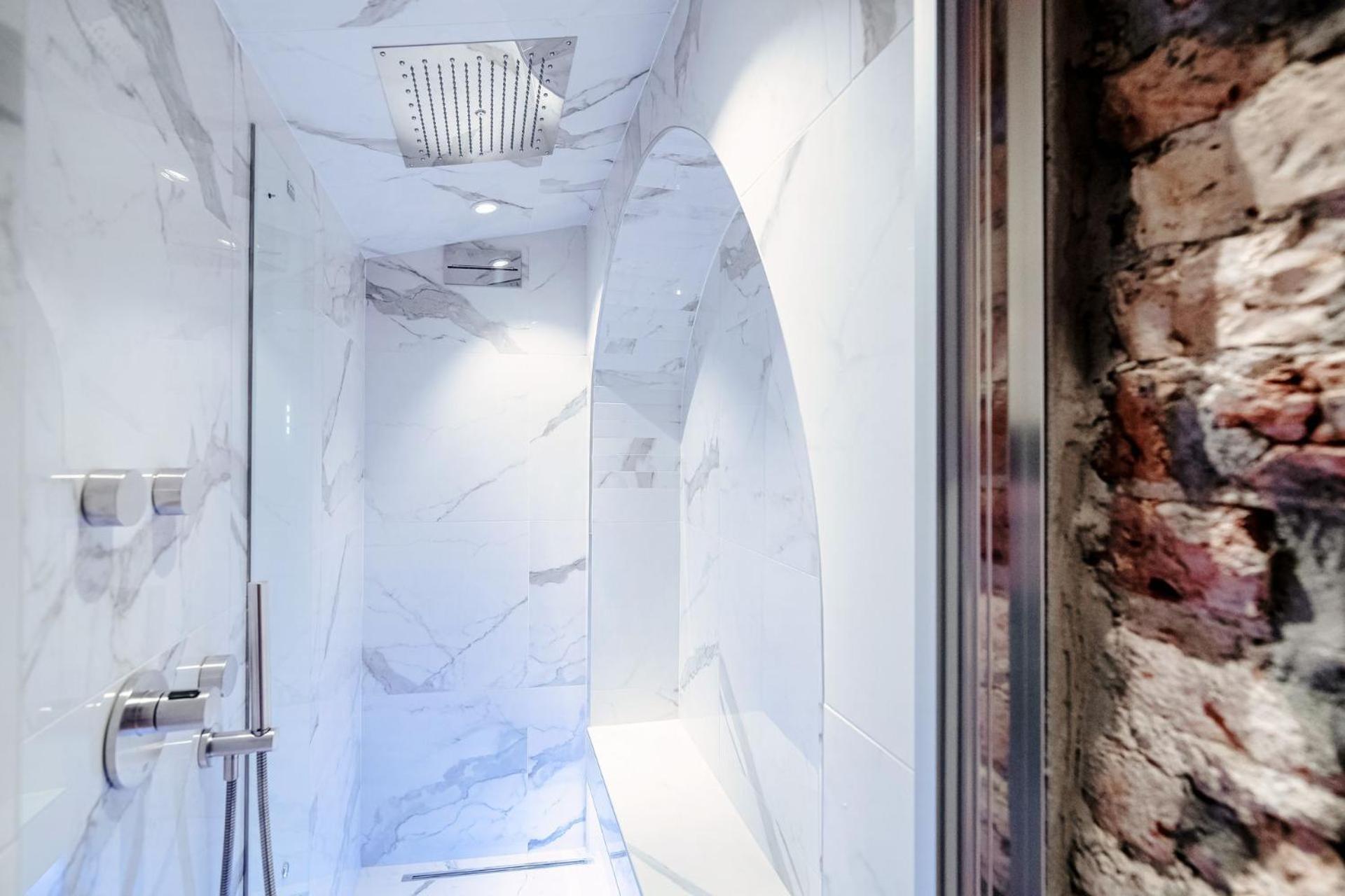 Vitrum - Como Luxury Suites Oda fotoğraf